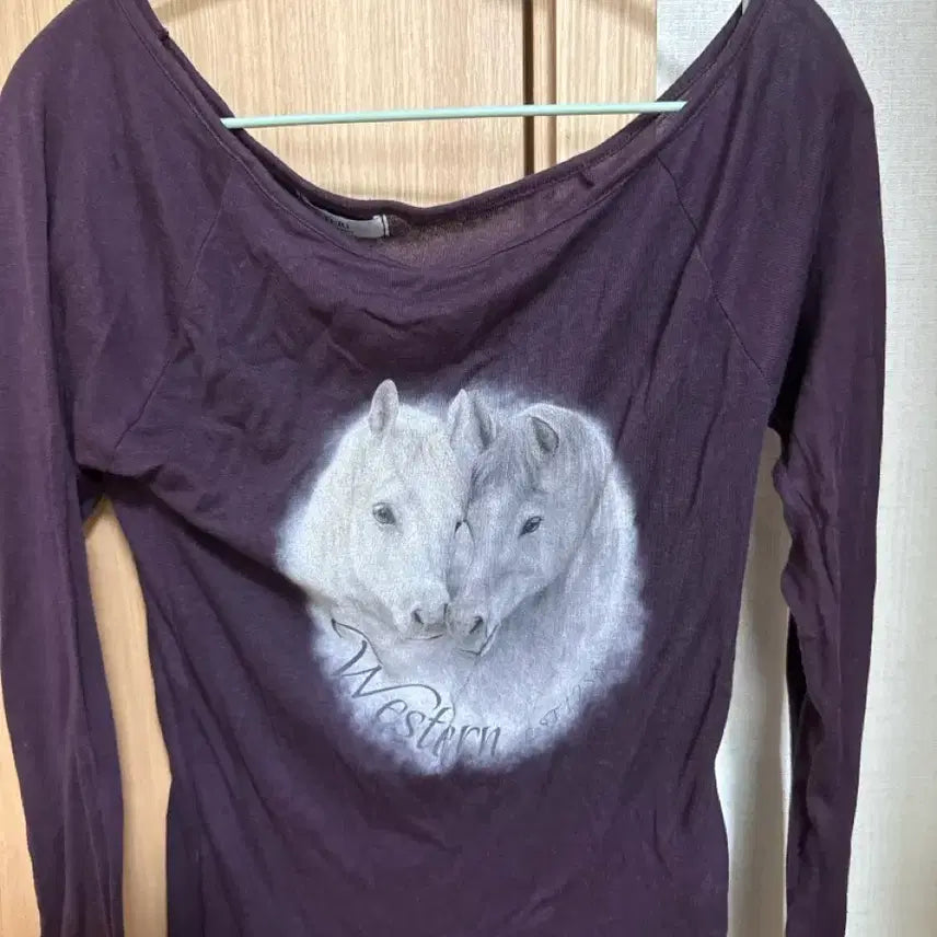 [BUNJANG] Layered Off-Shoulder T-Shirt / 레이어드 오프숄더 티
