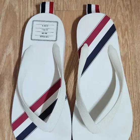 [BUNJANG] Thom Browne Tricolor Slides Sandals (Size 36/230mm) / (36/230)일회사용 톰브라운 삼선 쪼리 슬리퍼 샌들