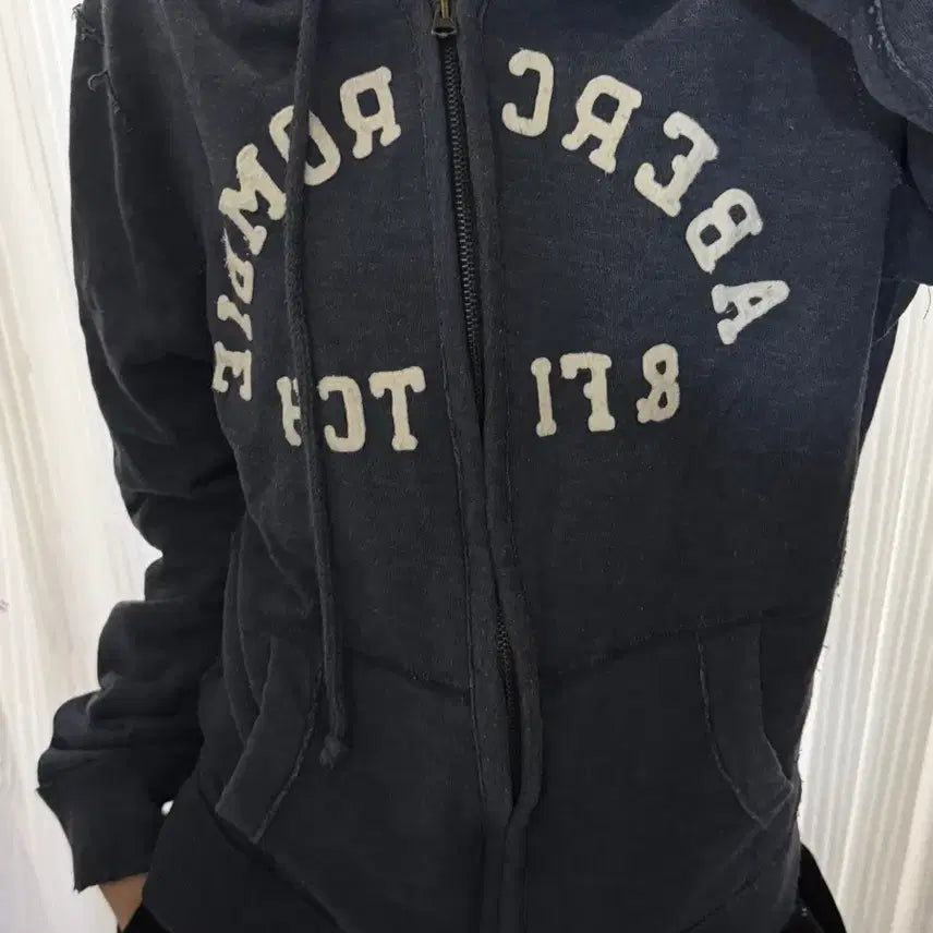 [BUNJANG] Abercrombie Navy Zip-Up Hoodie M / 아베크롬비 네이비 후드집업 M
