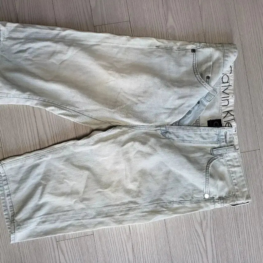 [BUNJANG] Calvin Klein Light Wash Denim Shorts / 캘빈클라인 연청 반바지