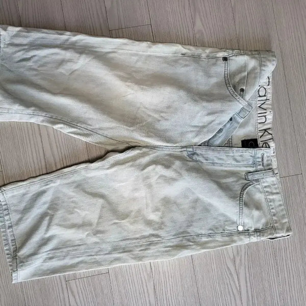 [BUNJANG] Calvin Klein Light Wash Denim Shorts / 캘빈클라인 연청 반바지