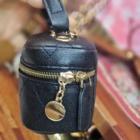 [BUNJANG] Quilted Leather Chain Mini Bag - Black / 가죽 체인 미니백 블랙크로스