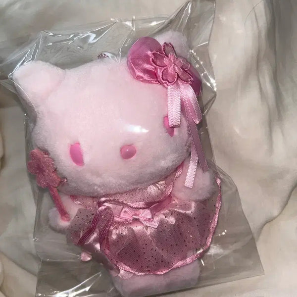 [BUNJANG] Sanrio Hello Kitty Sakura Mascot Plush Keychain / 사쿠라 벚꽃 키티 헬로키티 마스코트 인형 키링