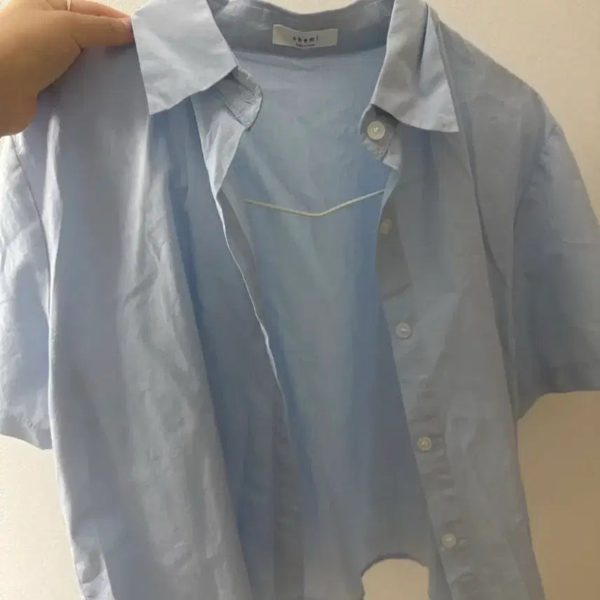 [BUNJANG] Light Blue Short-Sleeve Cropped Shirt / 하늘색 반팔 셔츠