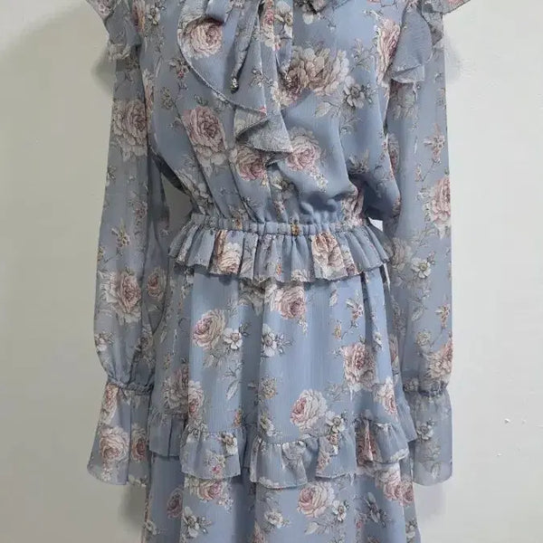 [BUNJANG] EGEE PARK Sky Blue Floral Ruffle Dress / EGEE PARK 하늘색 꽃무늬 프릴 원피스