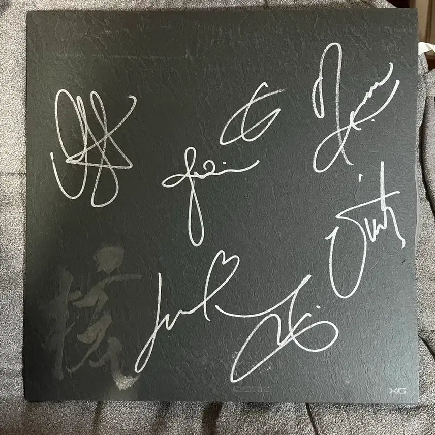 [BUNJANG] XG Autographed LP Album with Message / XG 엑스지 친필 싸인앨범 LP 메시지포함 판매 ㅂㅁ