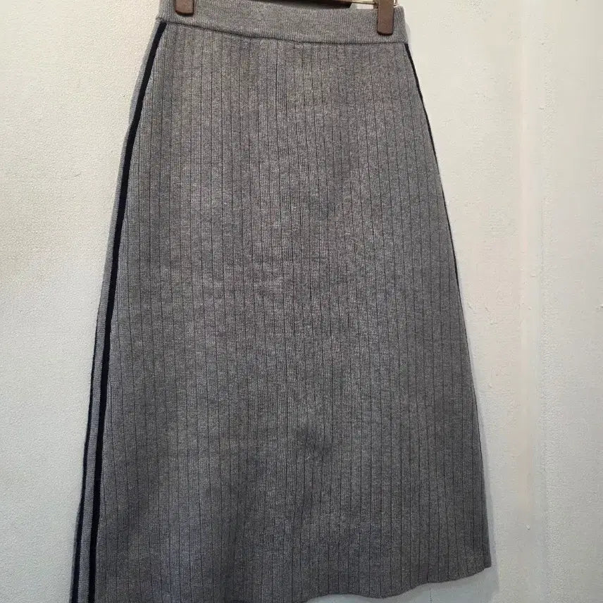 [BUNJANG] KUOSE Ribbed Side Line Long Skirt / KUOSE 골지 사이드 라인 스커트 가62