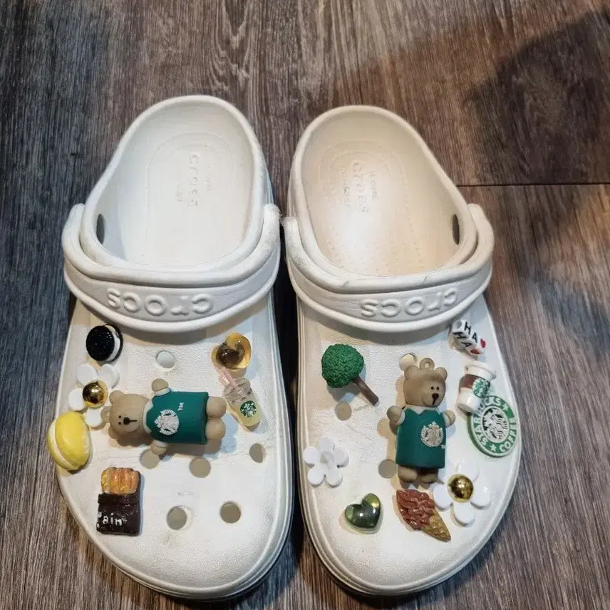 [BUNJANG] Crocs White Bear Charm Set / 크록스 흰색 곰돌이 지비츠 세트