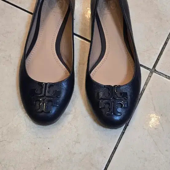 [BUNJANG] Tory Burch Women's Navy Leather Flat Shoes / 토리버치 여성 플랫 슈즈 230 미리 정품