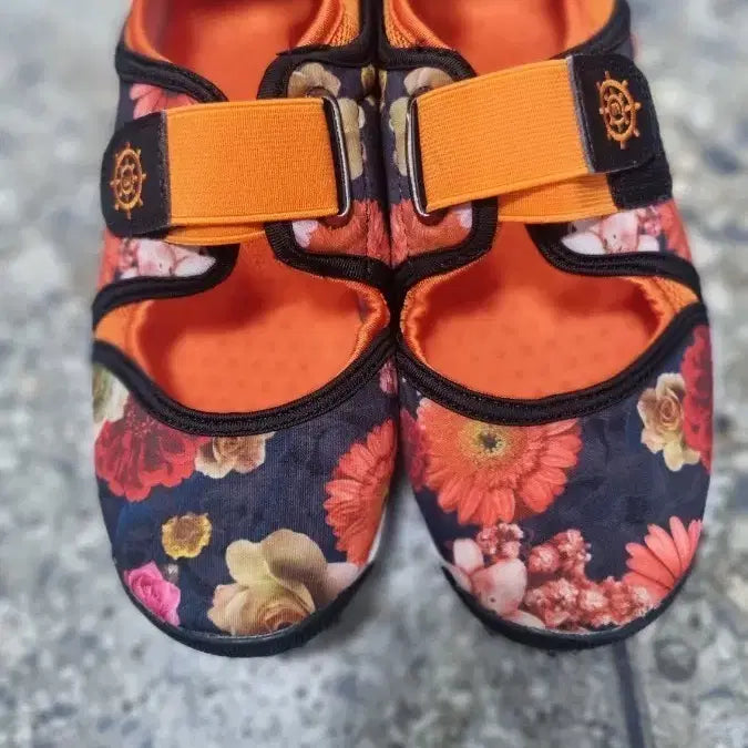 [BUNJANG] Bellop Flower Pattern Strap Sandals / 벨롭 샌달