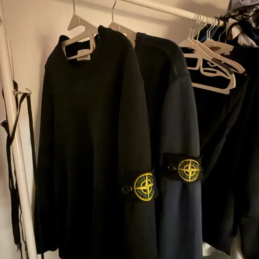 [BUNJANG] Stone Island Sweatshirts Navy/Black Set / 스톤아일랜드 맨투맨 네이비/블랙 2벌 판매