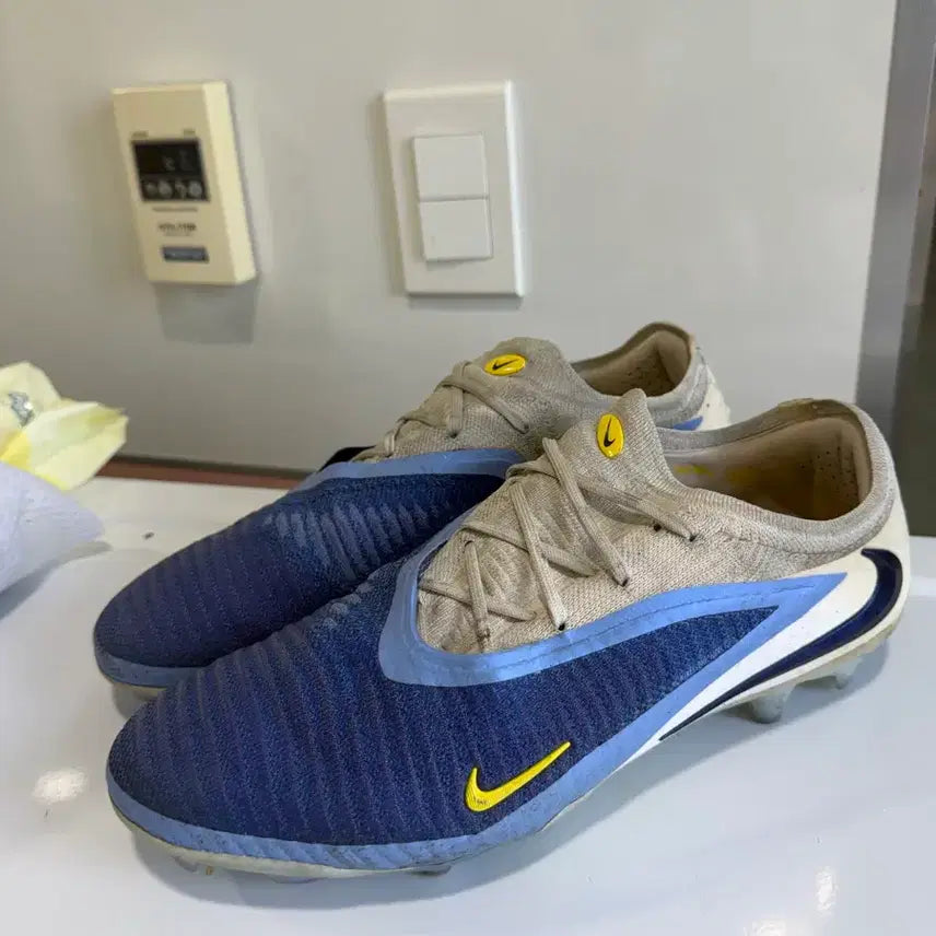 [BUNJANG] Nike Phantom Football Boots Size 275 / 나이키축구화275