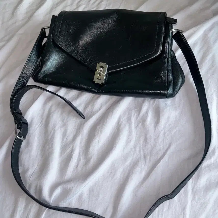 [BUNJANG] Vunque Occam Doux Shoulder L Bag Black / [분크] Occam Doux Shoulder L (오 캄 두 숄더 라지) Black