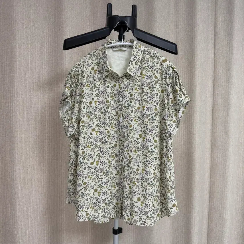 [BUNJANG] BCBG Short Sleeve T-Shirt / BCBG 반팔