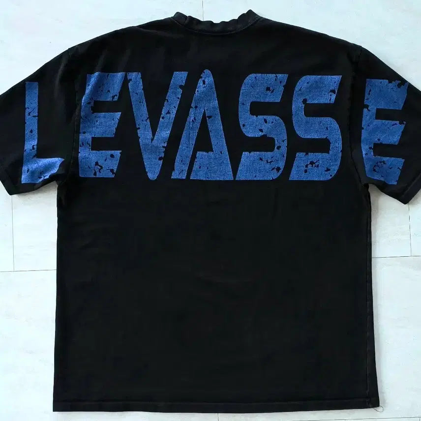 [BUNJANG] LEVASSE Old School Back Logo Oversized Pigment T-Shirt (XL) - Black / 르바세(LEVASSE) 올드스쿨 백로고 오버핏 반팔티 (XL).블랙.