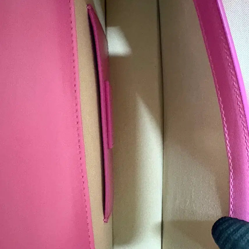 [BUNJANG] Jacquemus Bambino Long Leather Shoulder Bag Pink / 자크뮈스 가방 밤비노 롱 가죽 숄더백 핑크