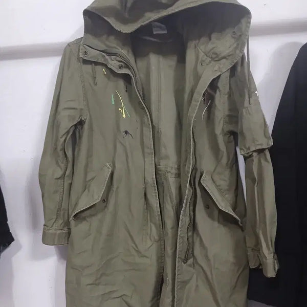 [BUNJANG] Khaki Boxy Fit Oversized Hooded Parka Coat with Unique Painting Detail / 카키색 박시핏 오버핏 후드 야상 코트