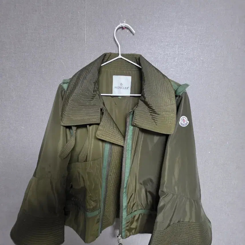 [BUNJANG] Moncler Olive Green Bomber Jacket / 몽클레어 항공 점퍼 올리브 그린