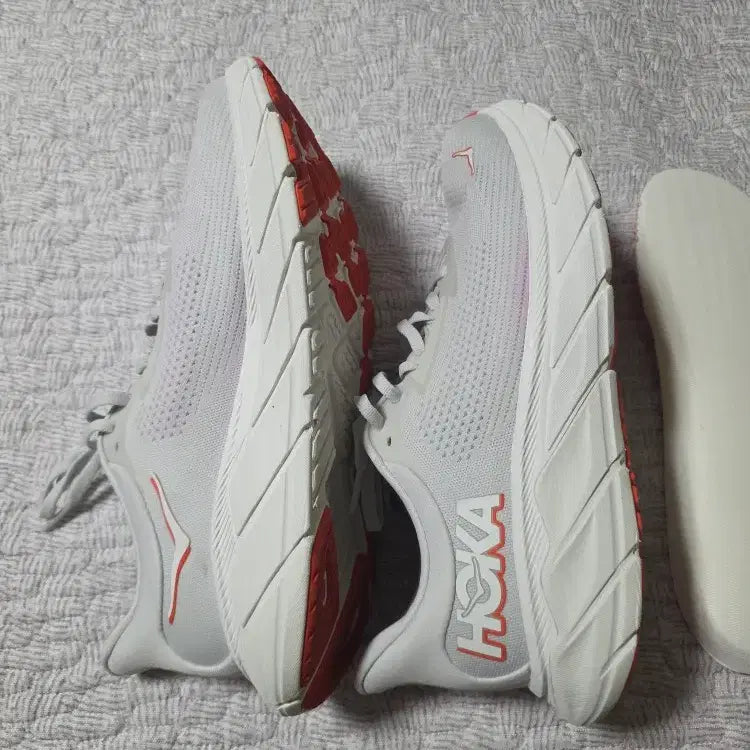 [BUNJANG] Hoka Arahi 7 Wide Running Shoes (US 9) - Red Insoles / HOKA 아라히 7 와이드 (270) 발볼넓은사람 발등넓은사람 좋습니다.
