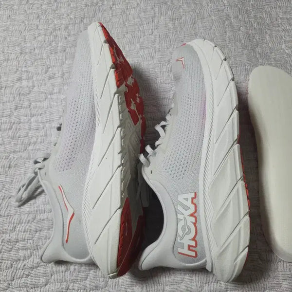 [BUNJANG] Hoka Arahi 7 Wide Running Shoes (US 9) - Red Insoles / HOKA 아라히 7 와이드 (270) 발볼넓은사람 발등넓은사람 좋습니다.