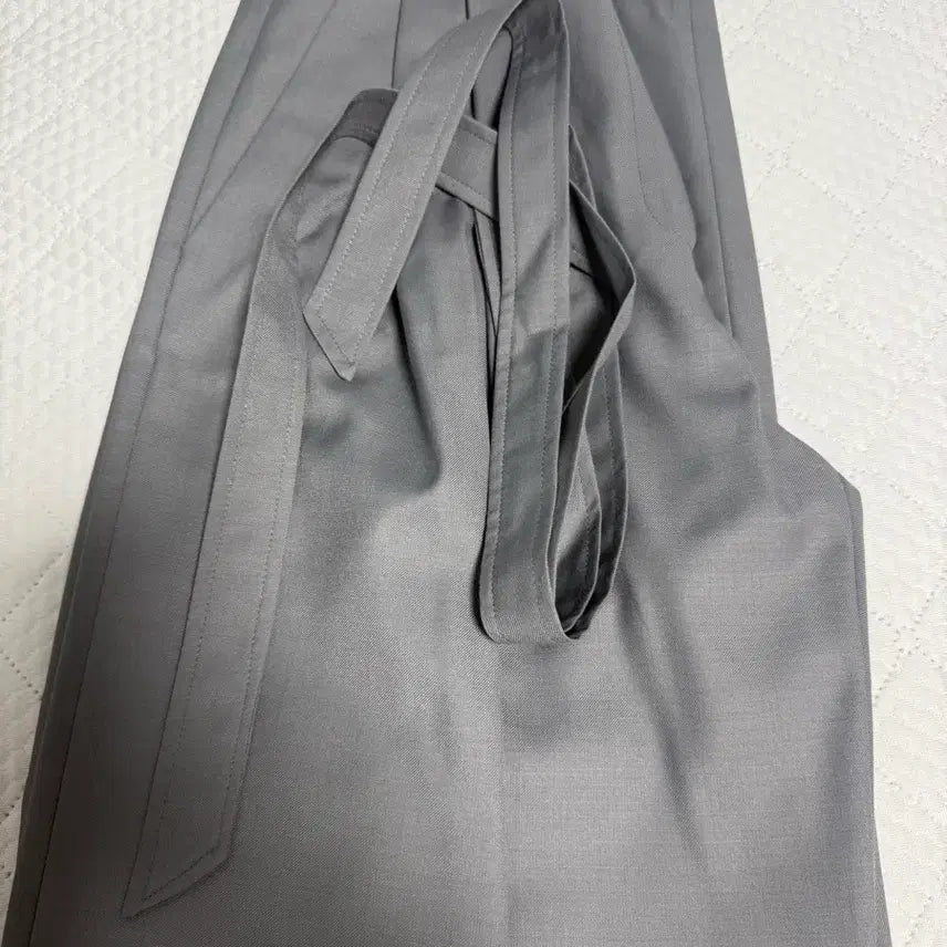 [BUNJANG] Osthe Belted Pin-tuck Slacks (Size S) / Osthe 오스더 벨티드 핀턱 슬랙스