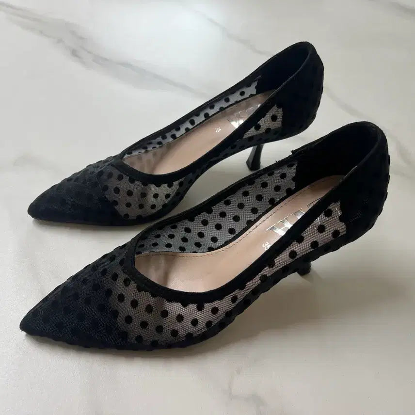 [BUNJANG] ZARA Dot Mesh Kitten Heel Pumps Size 35 (US 5.5-6) / [정품] 자라 도트 메쉬 키튼힐 펌프스 225-230 (사이즈 35)