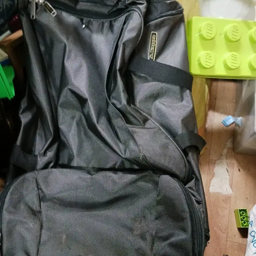 [BUNJANG] Kappa Black Backpack with Handle and Wheels / 카파 백팩 검정색 .손잡이.바퀴 다 있어요