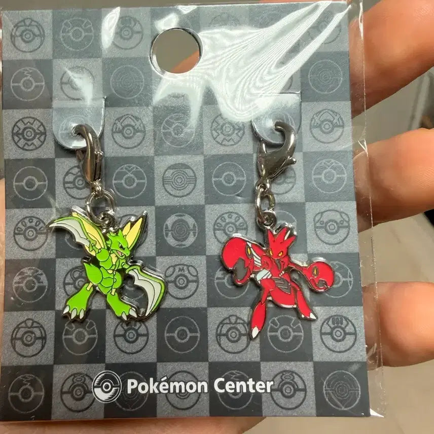 [BUNJANG] Pokemon Scyther, Forretress, Generation 1 National Pokedex Metal Charm Keychain / 포켓몬 쓰라크 핫삼 전국도감 메탈참 키링