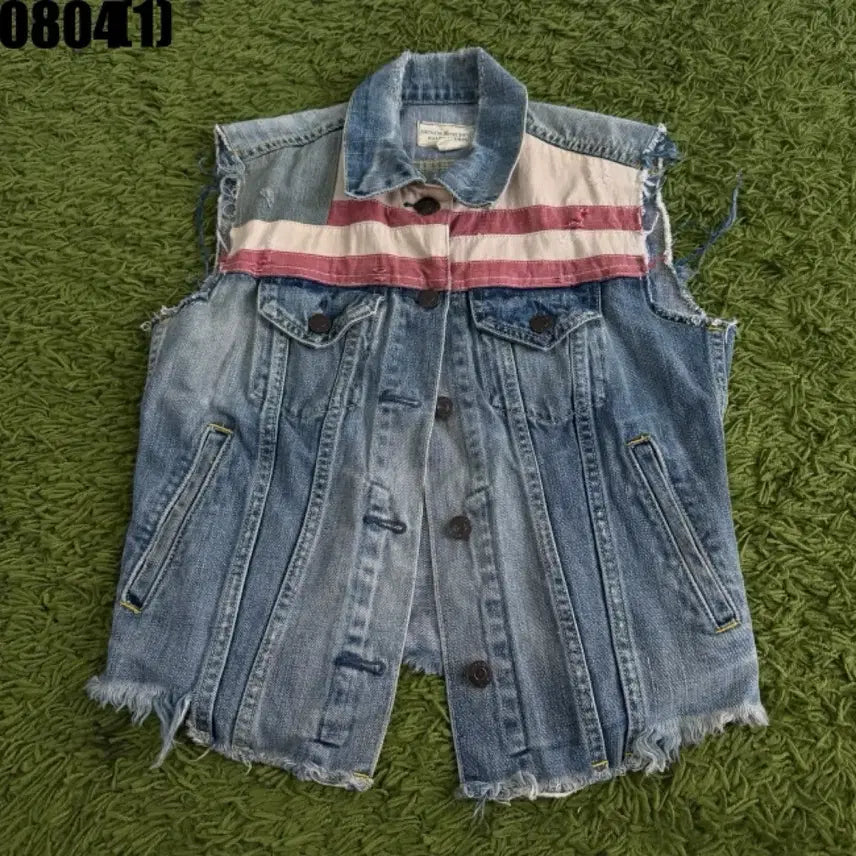 [BUNJANG] Denim Vest with American Flag Patch and Washed Finish / 데님 베스트 성조기 패치 워싱 조끼