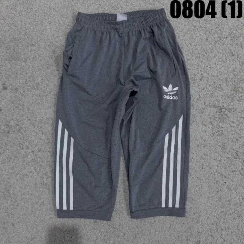 [BUNJANG] Adidas 3-Stripes 7-Point Training Pants Grey / 아디다스 3선 7부 트레이닝 바지 그레이