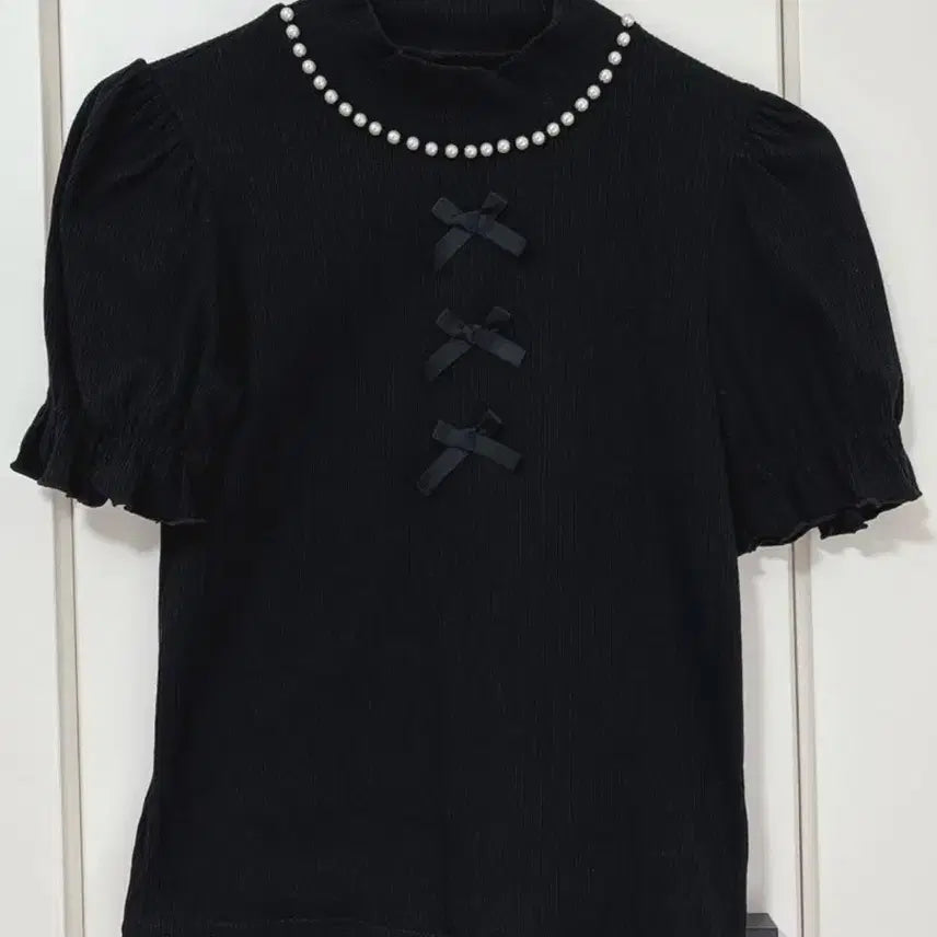 [BUNJANG] ANCROOZ Pearl Ribbon Short Sleeve T-Shirt / 앙크루즈 진주 리본 반팔(착샷ㅇ)