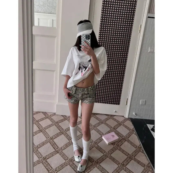[BUNJANG] HYTEMOLY Leopard Low-Waist Slimming Hot Pants with Metal Buckle Detail / HYTEMOLY 팬츠 반바지메탈 버클 장식 레오파드 로우웨이스트 슬리밍 핫팬츠