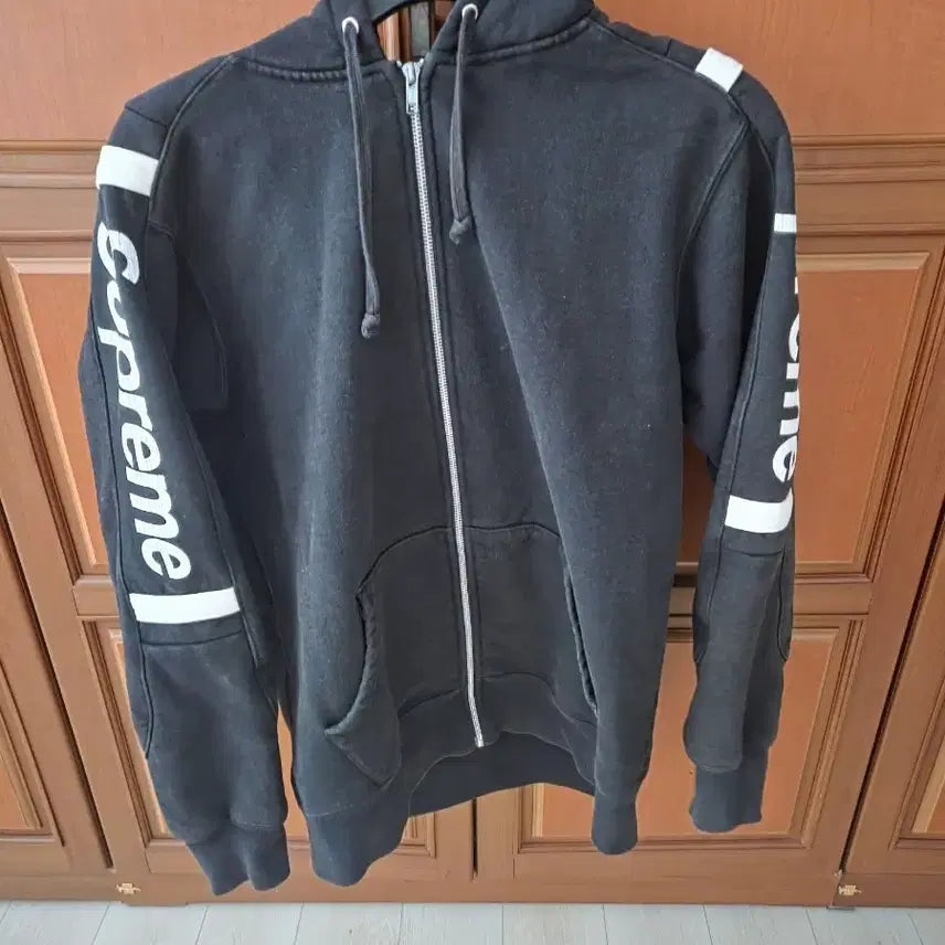 [BUNJANG] Supreme Logo Hooded Zip-Up Jacket / 슈프림 Supreme 후드집업 판매