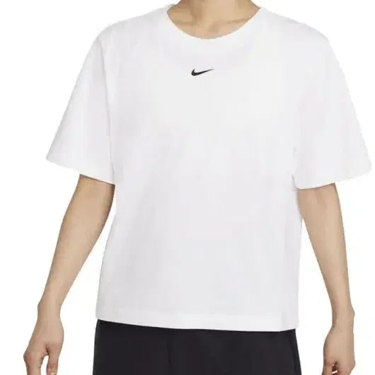 [BUNJANG] Nike Women's Swoosh Boxy T-Shirt White M / N42) 나이키 우먼스 스우시 박시 반팔티 화이트 M 새상품