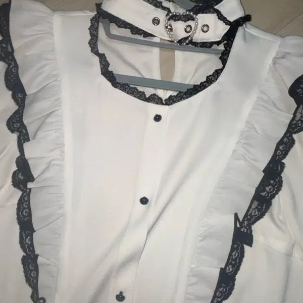 [BUNJANG] Rosita Heart Buckle Blouse (Old Version) / 로지타 하트버클 블라우스 구버전 화이트 흰검