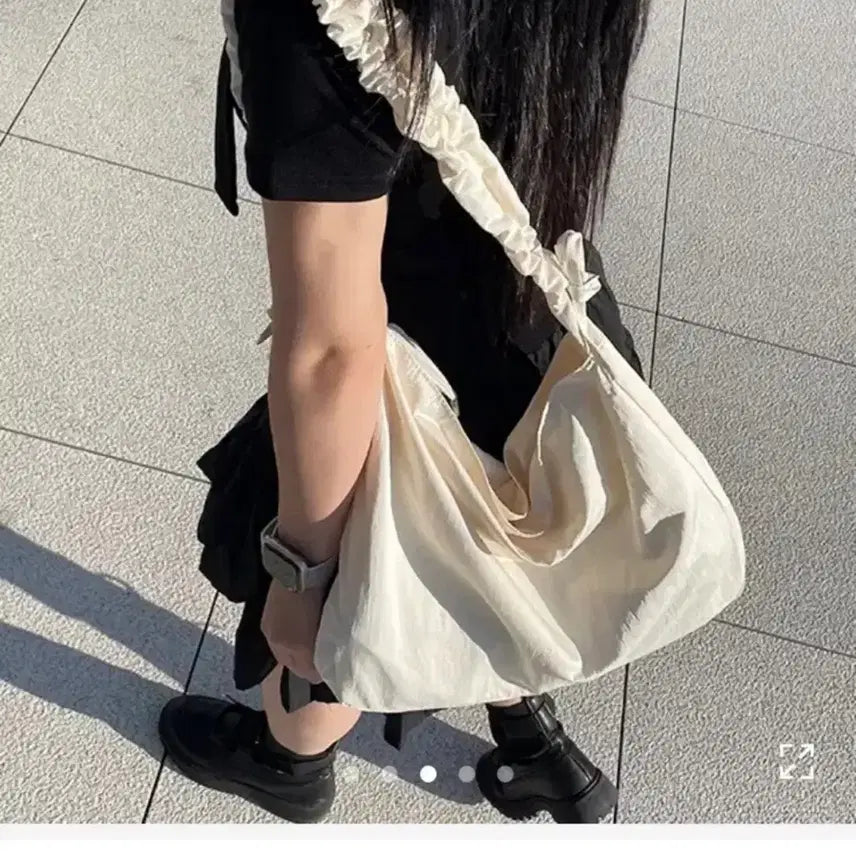 [BUNJANG] Ablley Shirring Shoulder Bag Ivory / 에이블리 셔링 숄더백 아이보리