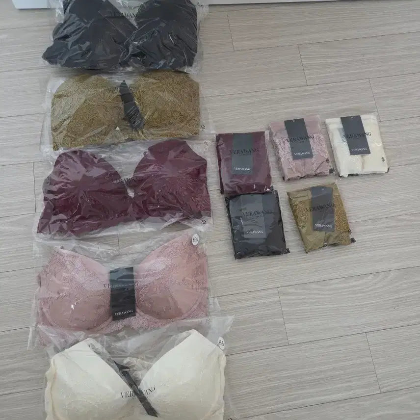 [BUNJANG] Vera Wang Underwear Set (5 Pieces) / 베라왕 속옷5세트 85A 100 새상품
