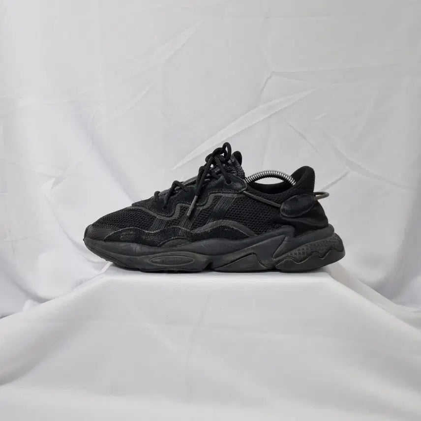 [BUNJANG] Adidas Ozweego Core Black Sneakers / 빈티지하서 265 아디다스 오즈위고 코어 블랙 스니커즈