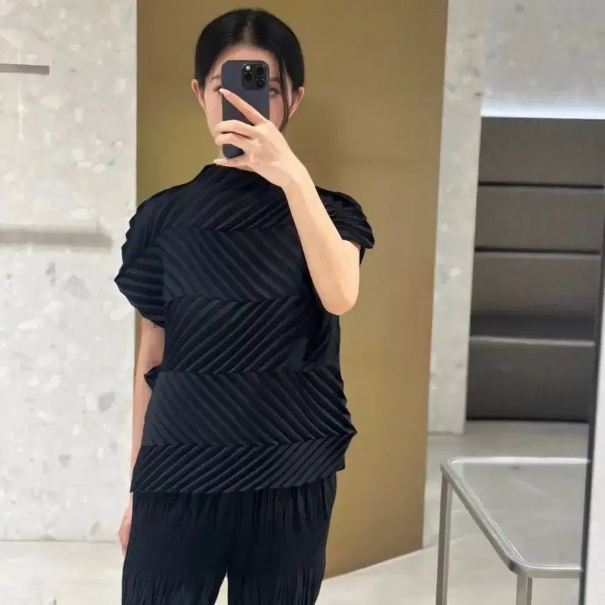 [BUNJANG] Issey Miyake Me Zigzag Top / 이세이미야케 미 지그재그 탑~
