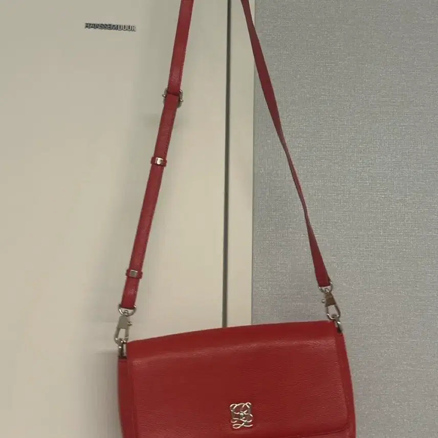 [BUNJANG] Louis Quatorze Red Crossbody Bag / 루이까또즈 레드 크로스백