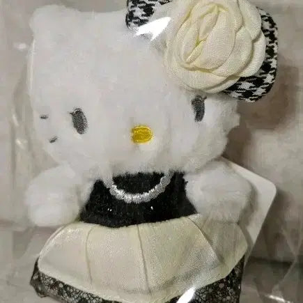 [BUNJANG] Pearl Dress Kitty Doll Keychain / 진주드레스키티인형키링