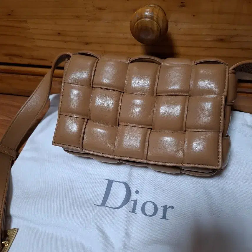 [BUNJANG] Bottega Veneta Cassette Padded Small Camel Bag / 보테가베네타 카세트패디드카멜스몰