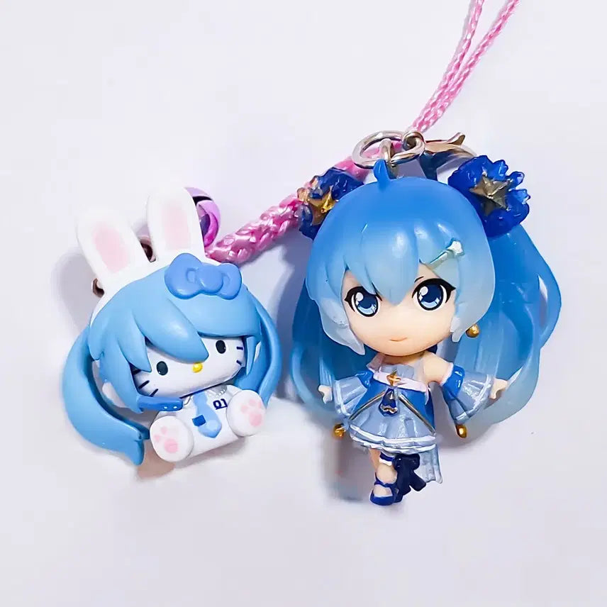 [BUNJANG] Hello Kitty & Snow Miku 2012 Hokkaido & 2017 Twinkle Snow Miku Bundle Set Figures / [무료배송]일괄 키티 미쿠 피규어 키링 스트랩 메지루시 스윙 산리오 헬로키티 2012 홋카이도 눈토끼 유키미쿠 트윙클 스노우미쿠 2017 하츠네미쿠 미니 고전 피규어