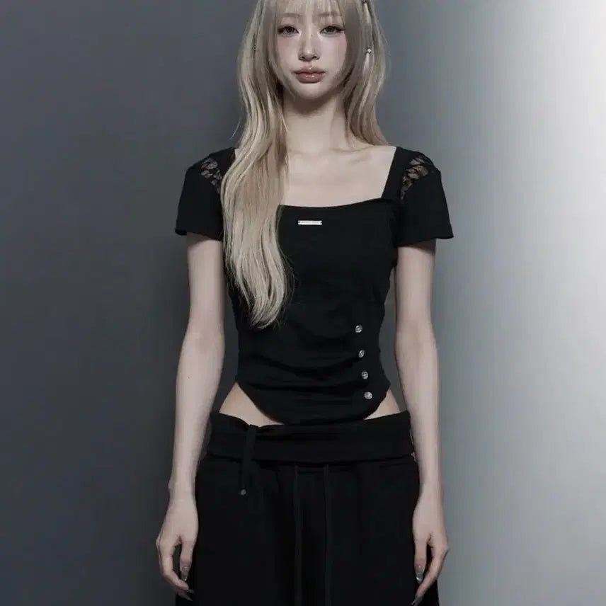 [BUNJANG] Black Sleeveless Top with Pintuck Detail / 에트오소에 택달린새상품) 바스트 라인 핀턱 디테일 탑
