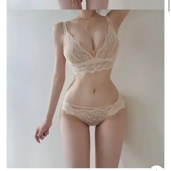 [BUNJANG] A'bly Glamour No-Wire Bra Set (Limited Edition) / 에이블리 핏보장 인생몸매 완벽 핏 글래머 노와이어 한정판 브라SET