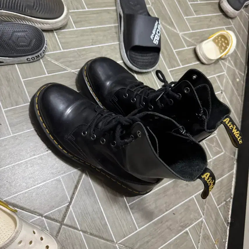 [BUNJANG] Dr. Martens JADON 8-Eye Platform Boots - Black UK 8 / 닥터마틴 제이든(JADON) 8홀 플랫폼 부츠 블랙 UK8 (270) 정품