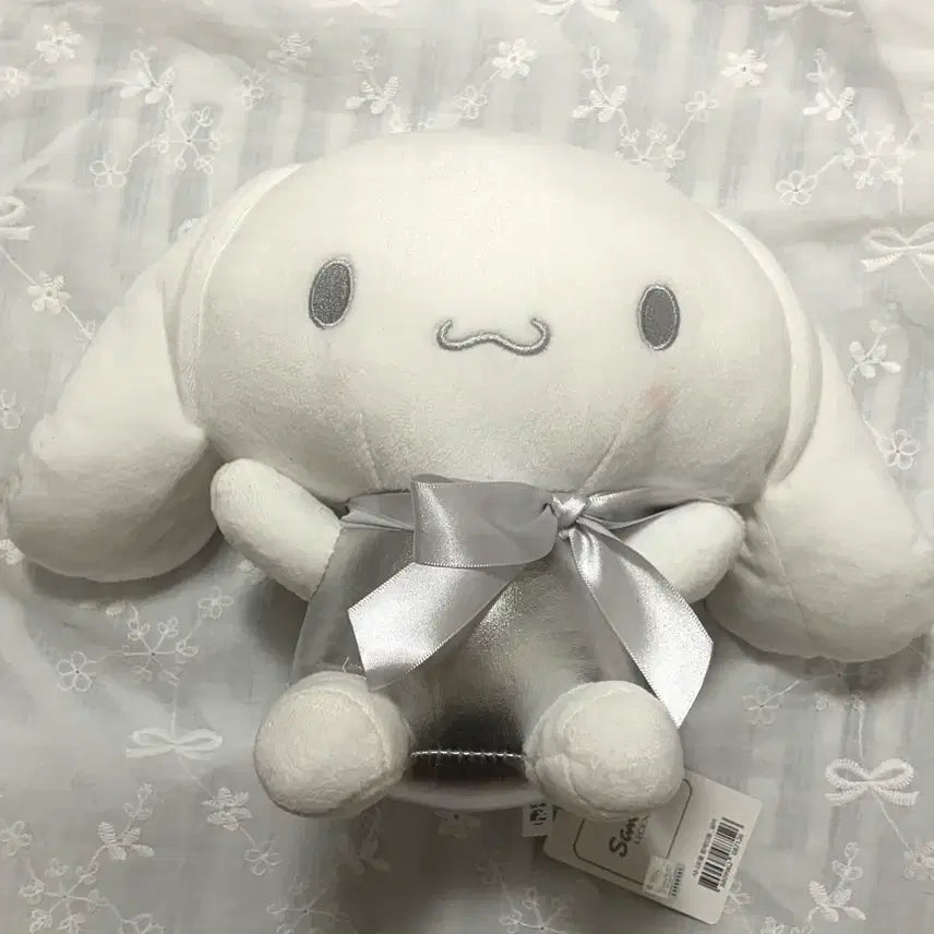 [BUNJANG] Sanrio Cinnamoroll Silver Series Medium Plush / 산리오 시나모롤 실버 시리즈 중형 인형