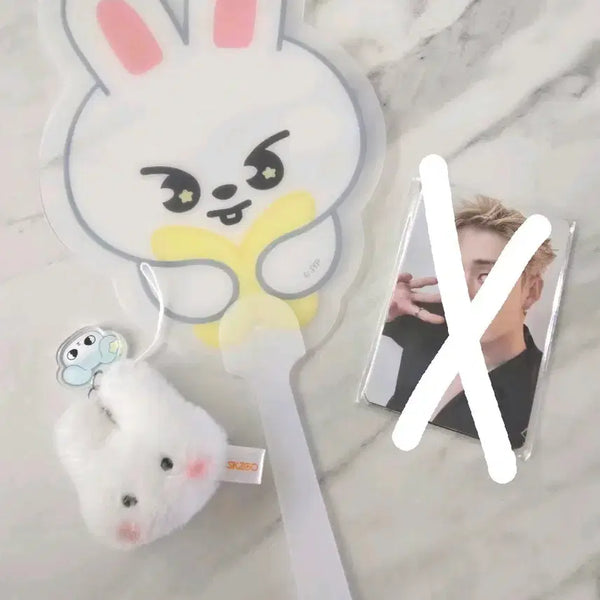 [BUNJANG] Stray Kids Concert Entrance Gift Ribbit Pompom Keyring & Fan Set / 스키즈 콘서트 입장 기프트 리빗 폼폼키링 리빗부채세트