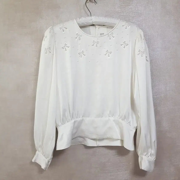 [BUNJANG] Showa Retro Satin Ribbon Pearl Blouse / 쇼와레트로 새틴 리본 진주 블라우스 거니섹 스타일