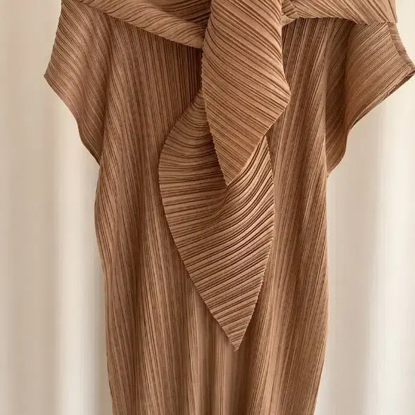[BUNJANG] Pleated Dress and Shawl Set (Beige) / 플리츠 원피스 및 플리츠 숄 판매(새상품, 베이지색상)